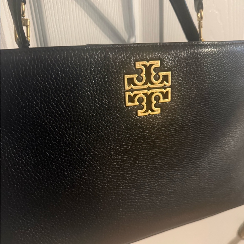 Tory Burch Black Leather Top-Handle Shoulder Bag with Gold Logo - Picture 2 of 8